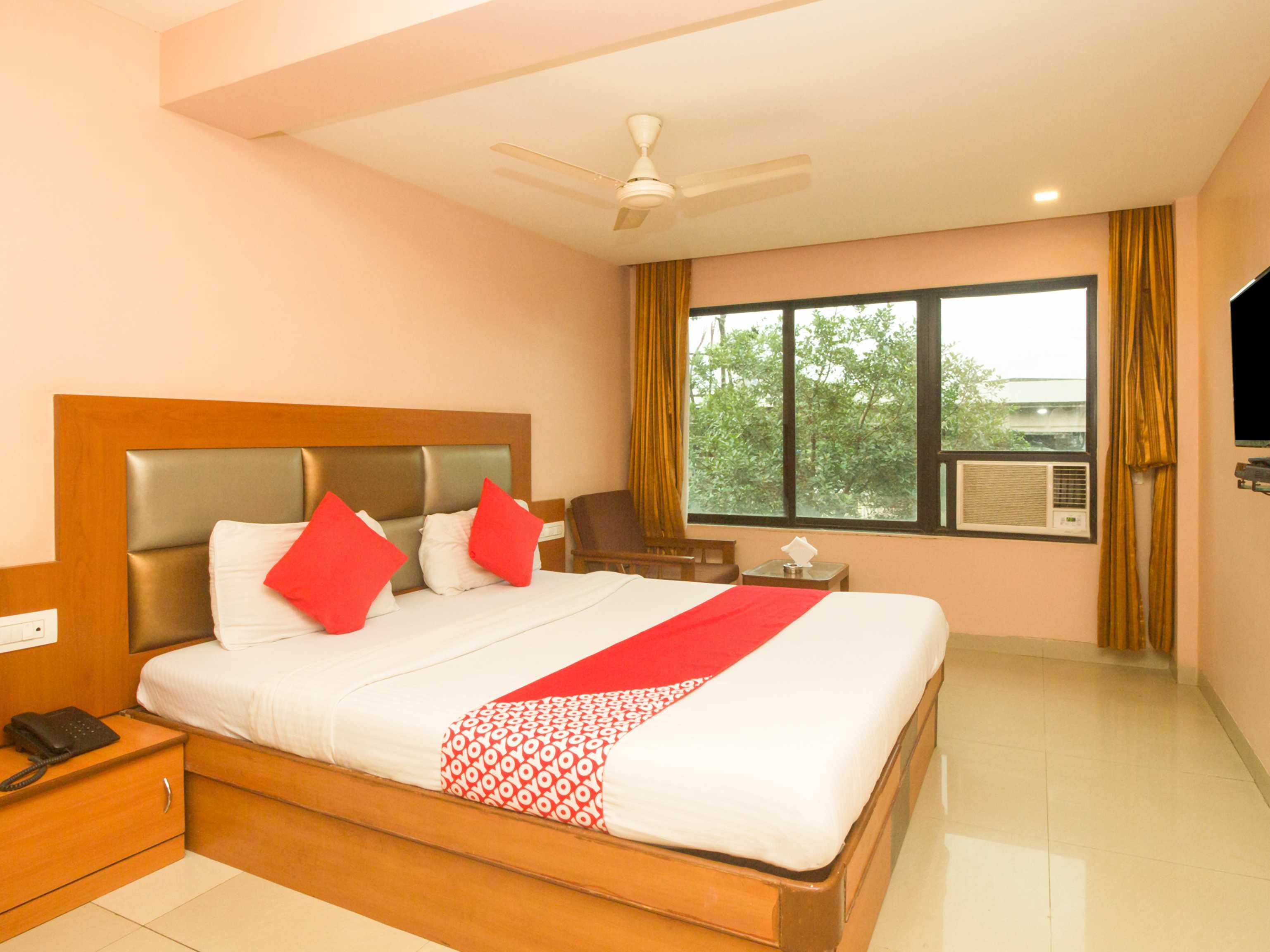 Oyo Hotel Sarovar Grand Kalamboli Εξωτερικό φωτογραφία