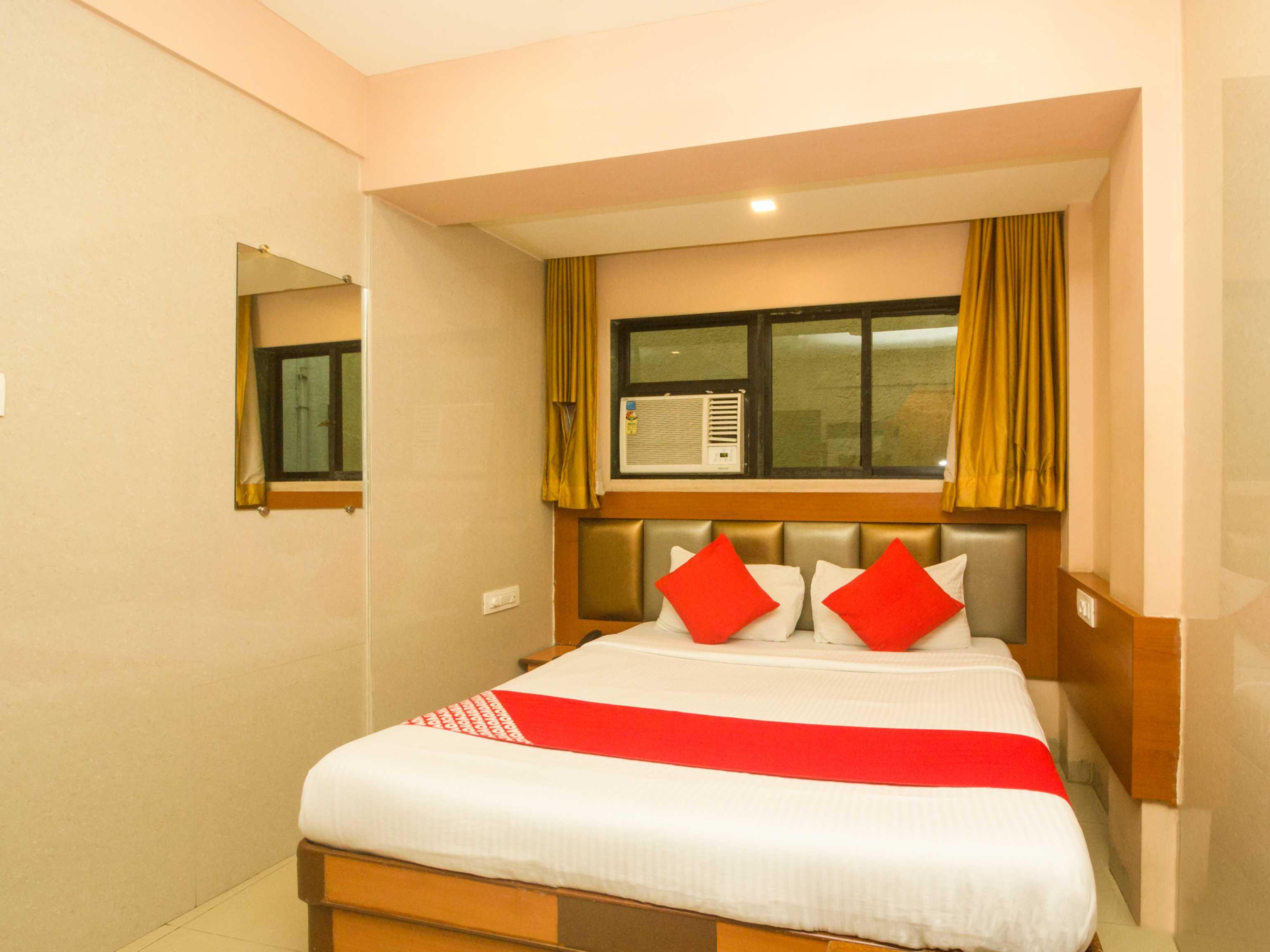 Oyo Hotel Sarovar Grand Kalamboli Εξωτερικό φωτογραφία