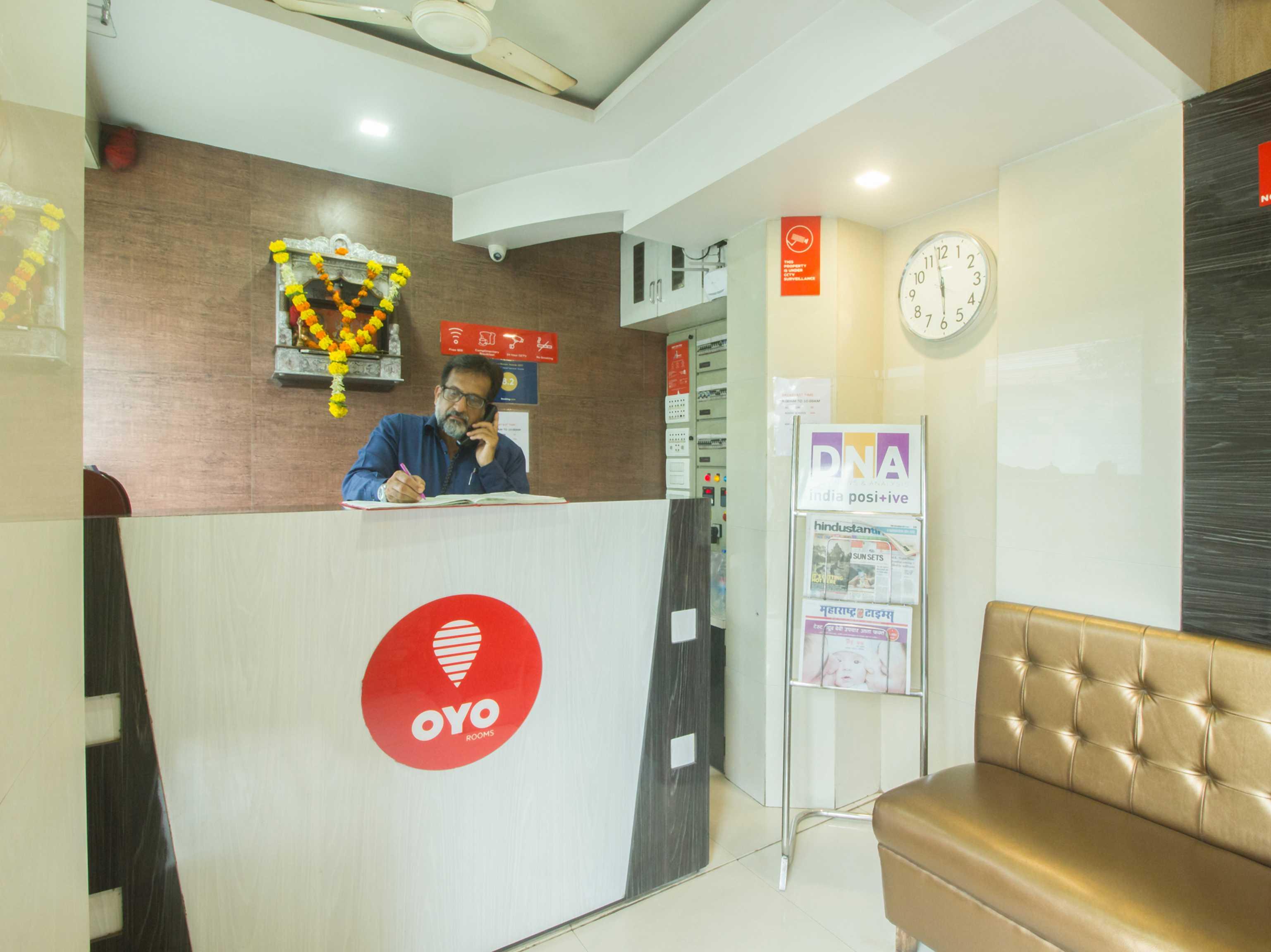 Oyo Hotel Sarovar Grand Kalamboli Εξωτερικό φωτογραφία