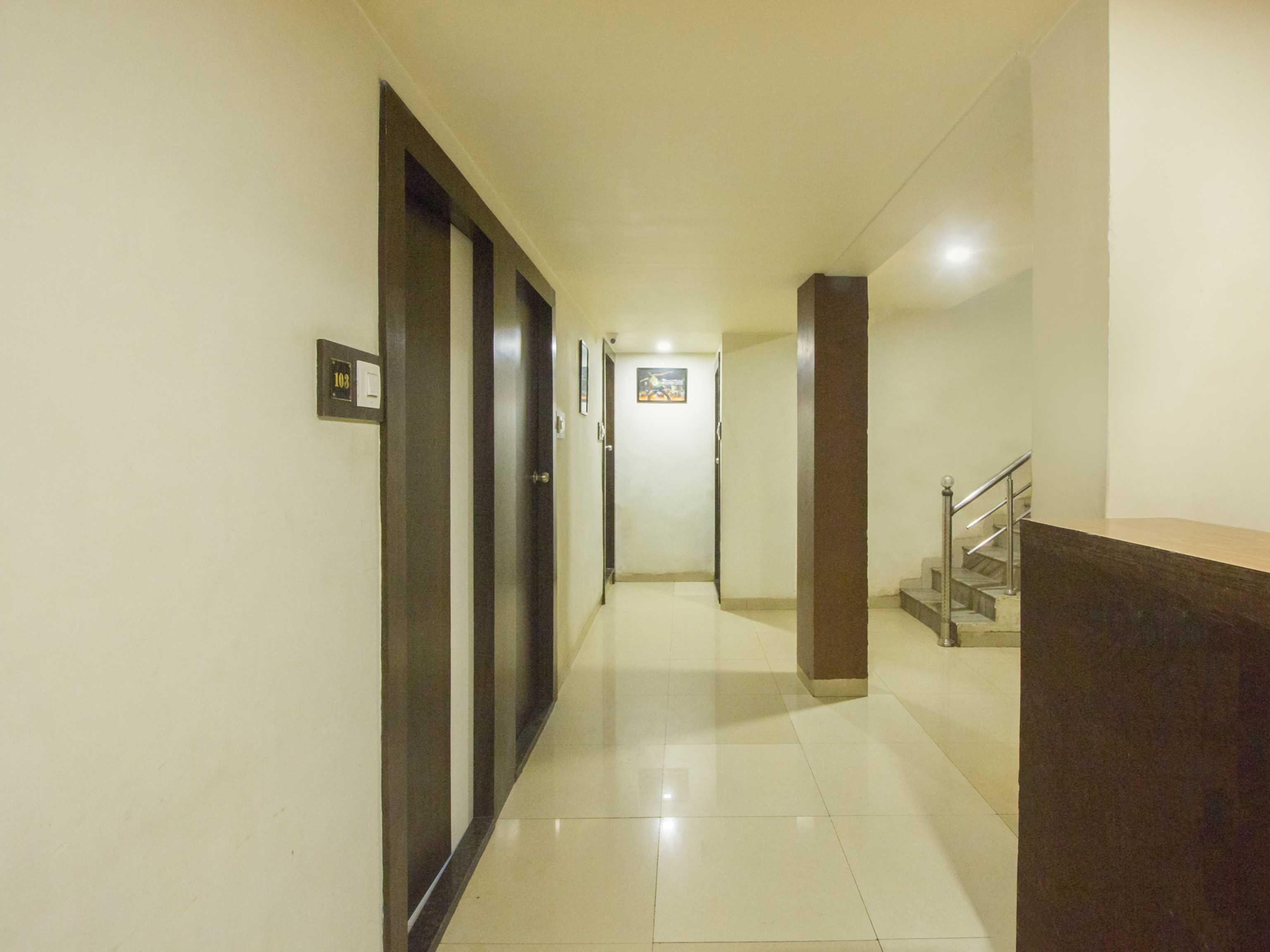 Oyo Hotel Sarovar Grand Kalamboli Εξωτερικό φωτογραφία