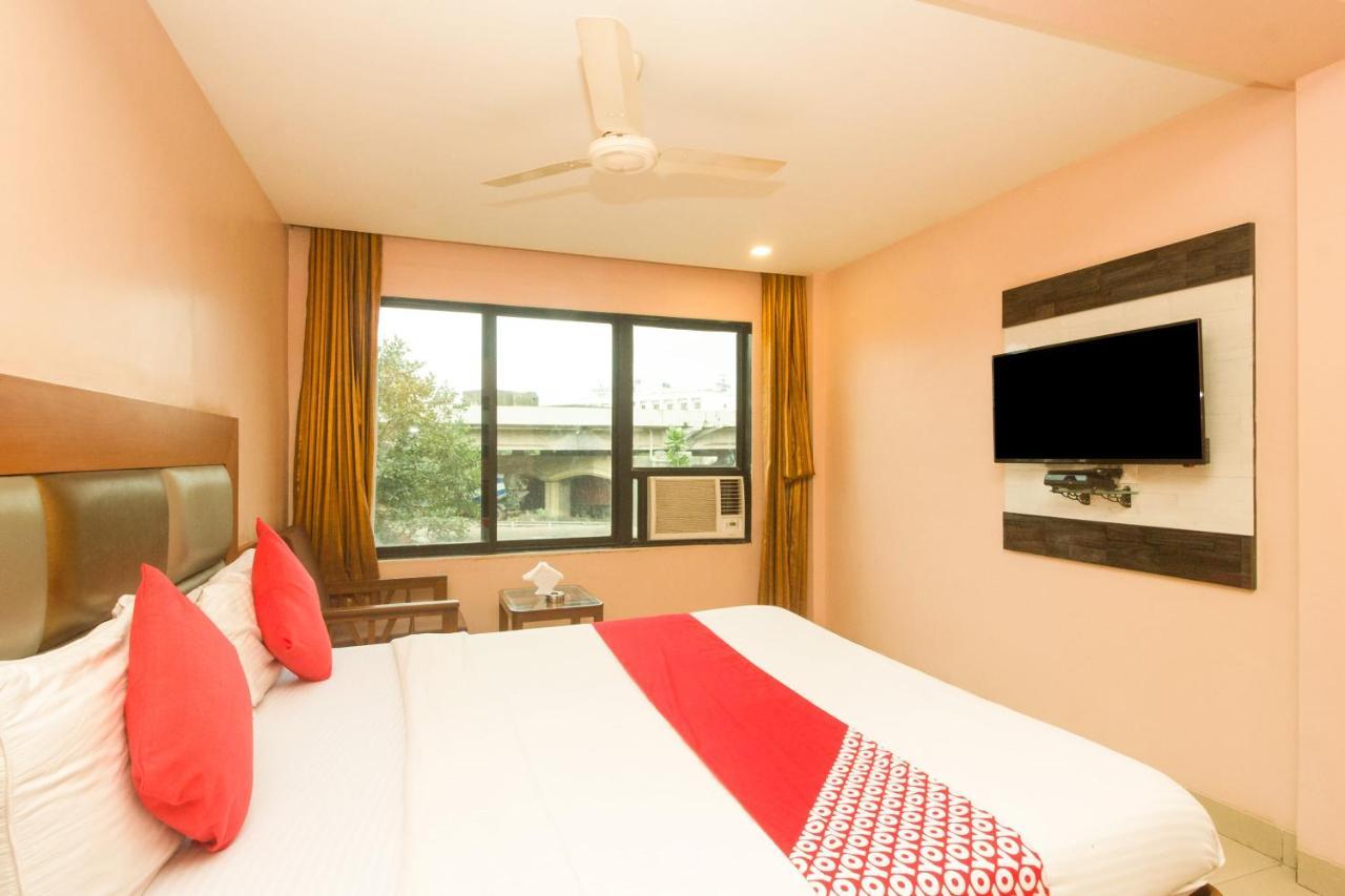 Oyo Hotel Sarovar Grand Kalamboli Εξωτερικό φωτογραφία
