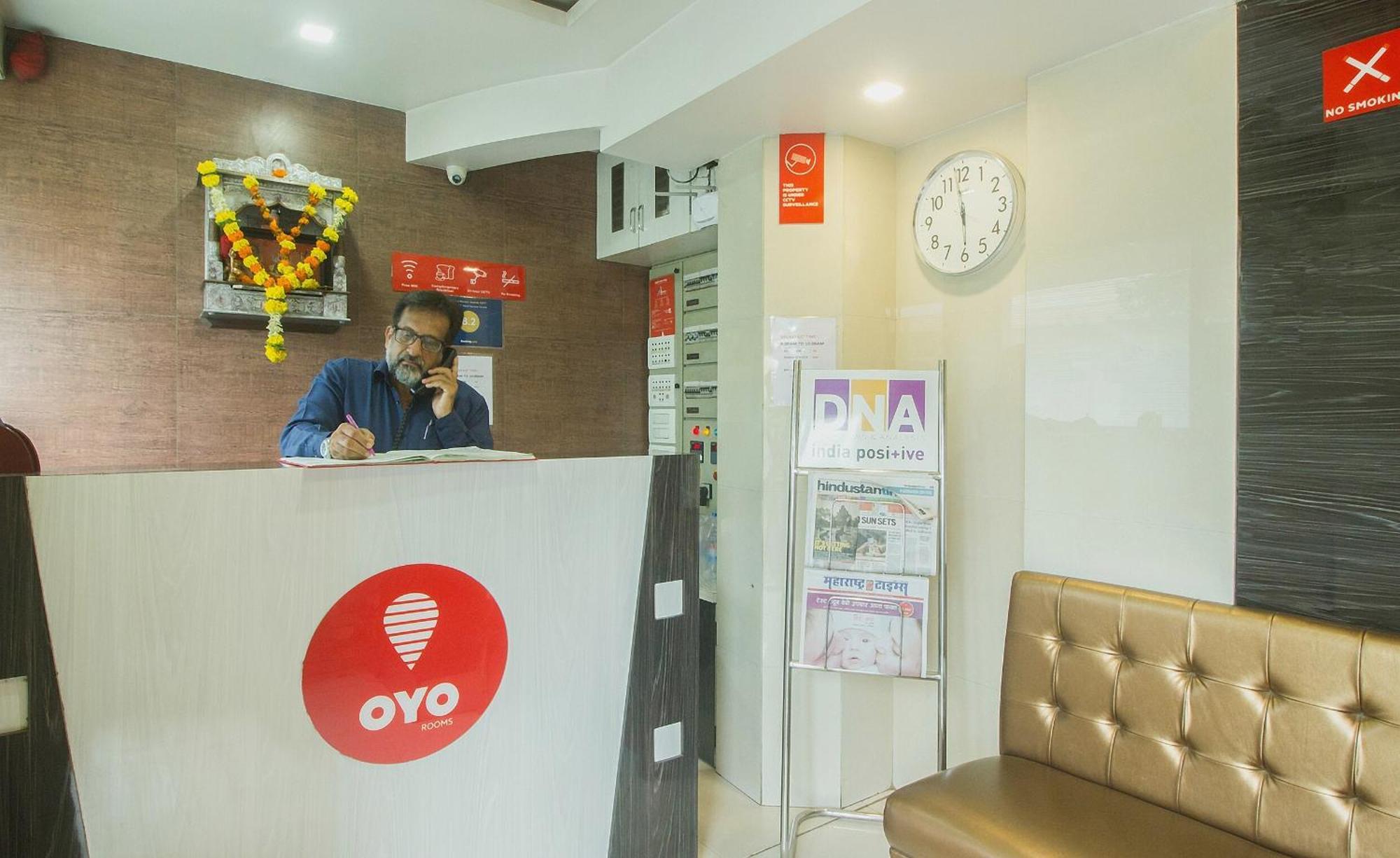 Oyo Hotel Sarovar Grand Kalamboli Εξωτερικό φωτογραφία