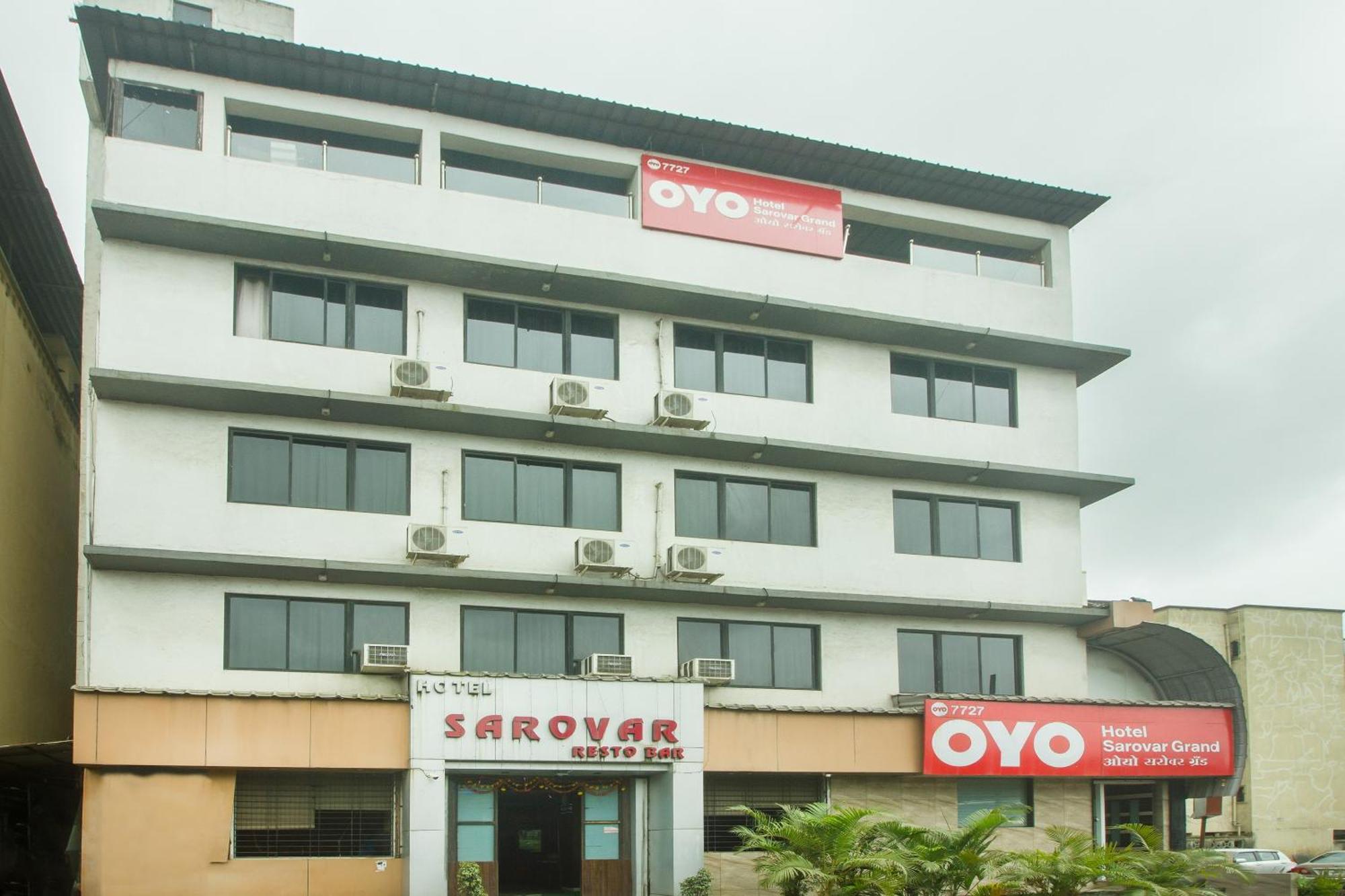 Oyo Hotel Sarovar Grand Kalamboli Εξωτερικό φωτογραφία